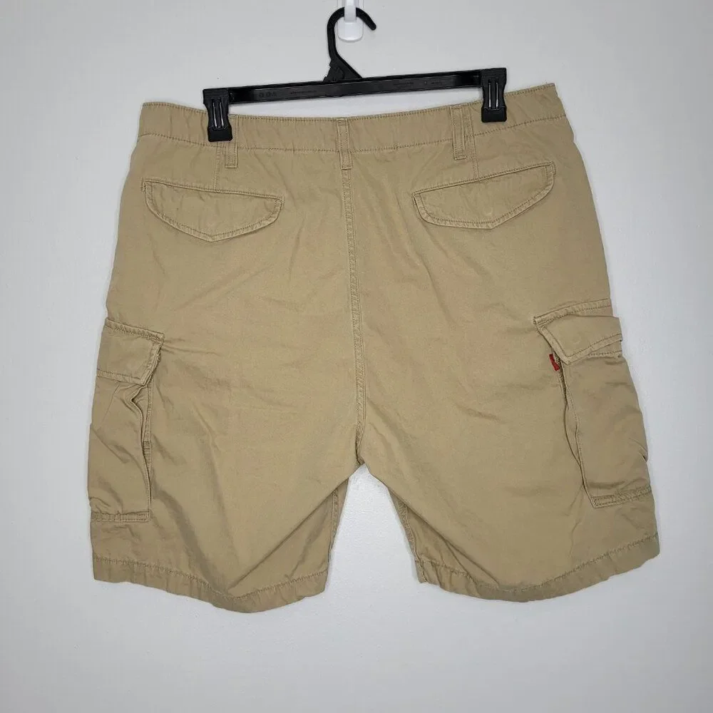 Levi's tan cargo pockets loose fit shorts size 38